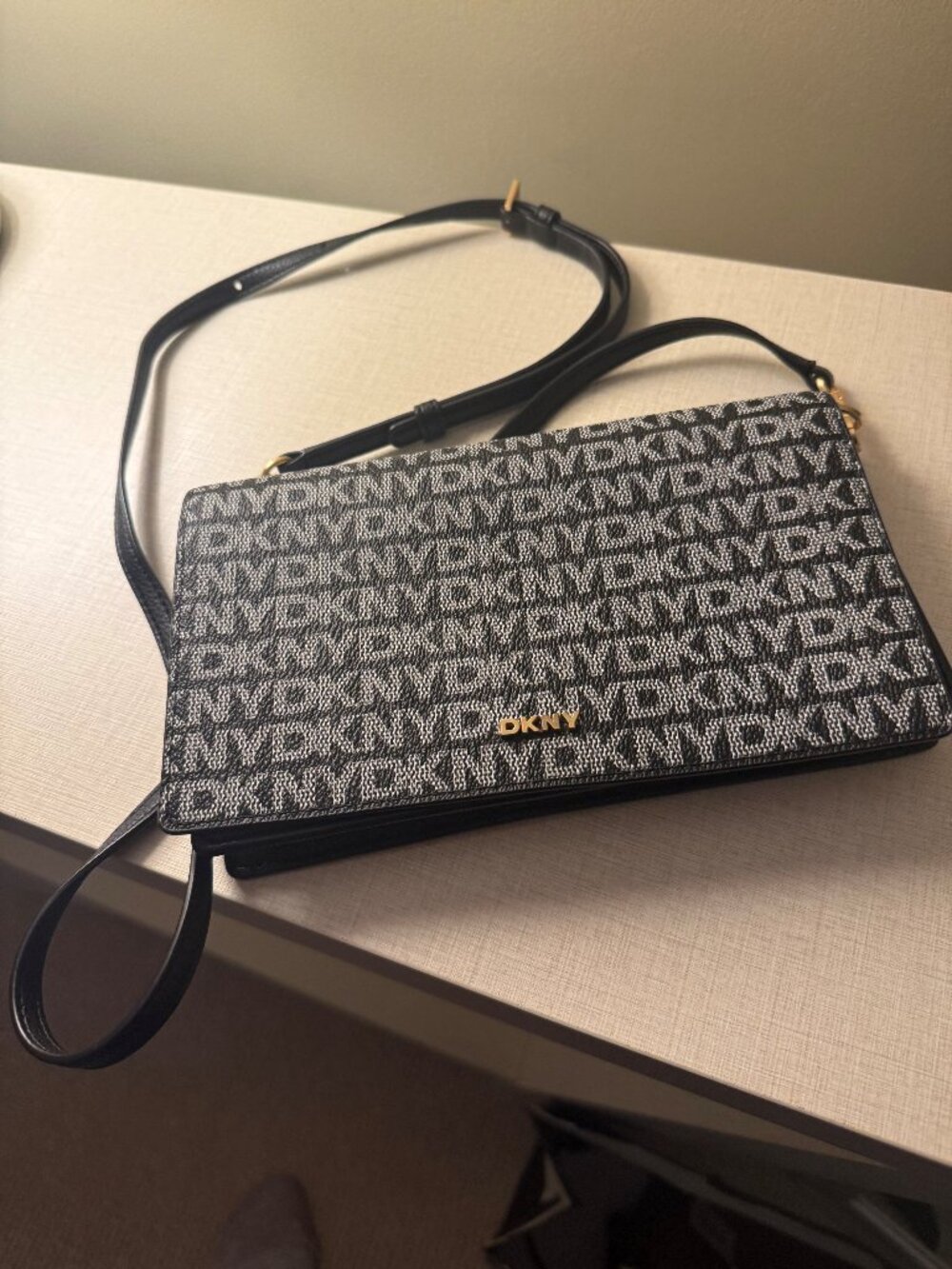 DKNY Black & White Mini